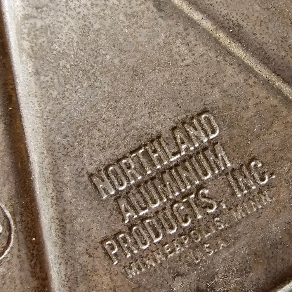 Vintage Northland Aluminum Jon'E Bake Pan 8 Wedge Cornbread Scone  Nordic Ware